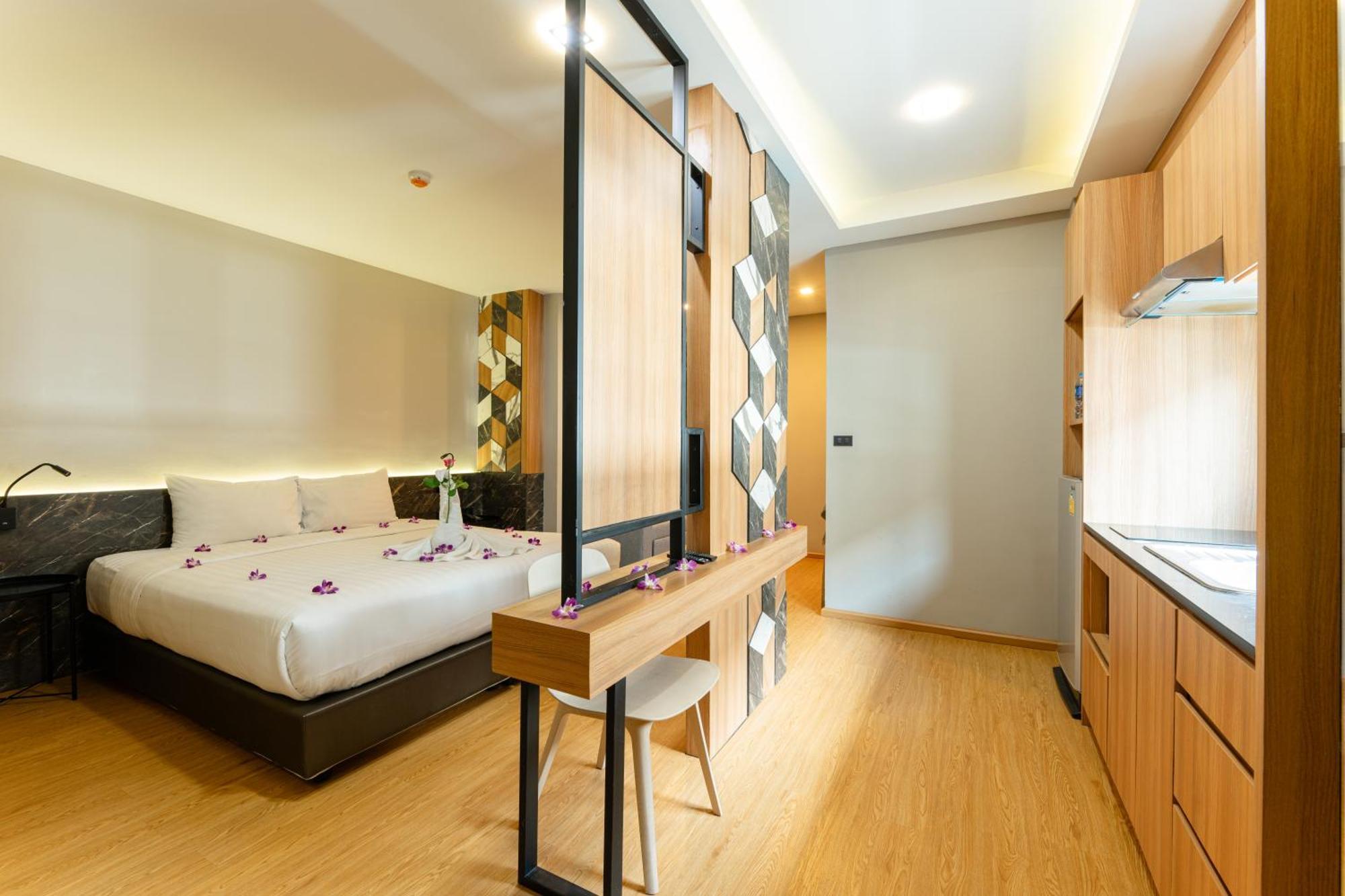 Отель Sky Wave Patong Экстерьер фото